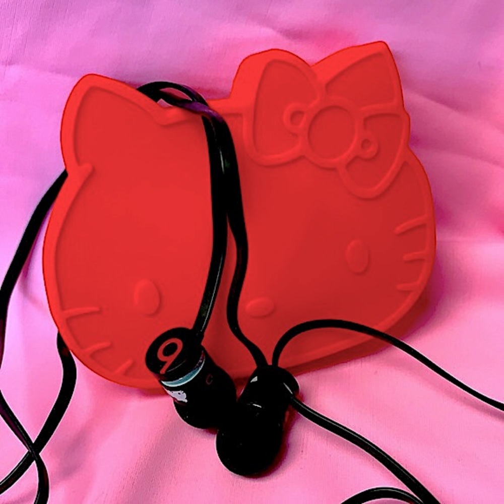 Hello Kitty X Beats Ltd/Ed Earbuds. Rare Black Version Never Used